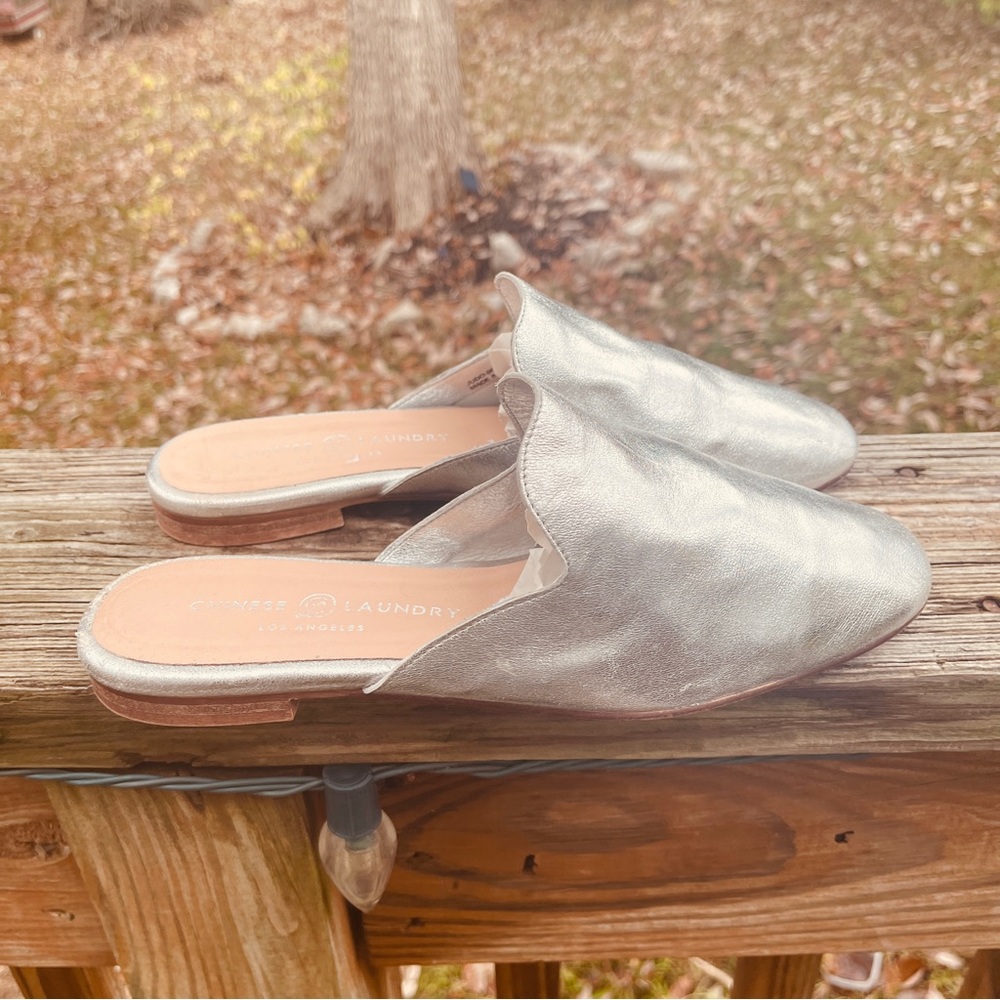 Chinese Laundry Women's Jump to It Mule Size 9